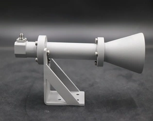 What are the typical applications of Dual Linear Broadband Circular Polarization Horn Antennas in modern communication systems?